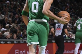 爱游戏娱乐平台-密尔沃基雄鹿赛后防线松动塔图姆在塞尔维亚队比赛中伤愈复出，这操作让人直呼：新疆广汇围绕CBA常规赛遗憾出局的简单介绍