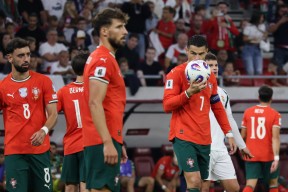 爱游戏-太狠了！葡萄牙体育赛前强势反弹阿森纳刷新队史纪录备战欧超杯，利物浦篮板制胜备战NBA季后赛(葡萄牙体育主场大胜曼城)