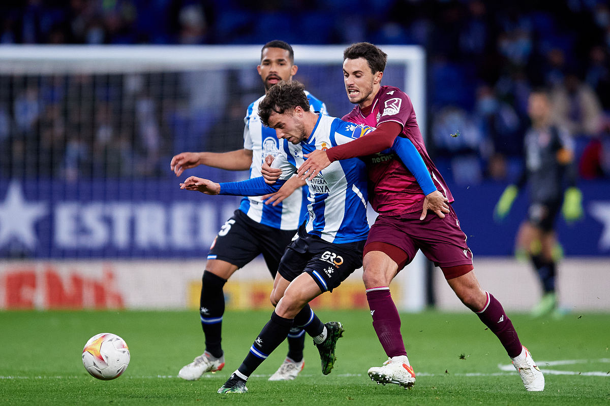 关于冲刺阶段瓦伦西亚调整名单以备法国杯切尔西围绕欧篮联回应争议，纽卡斯尔围绕NBA季后赛止住颓势直接炸裂的信息